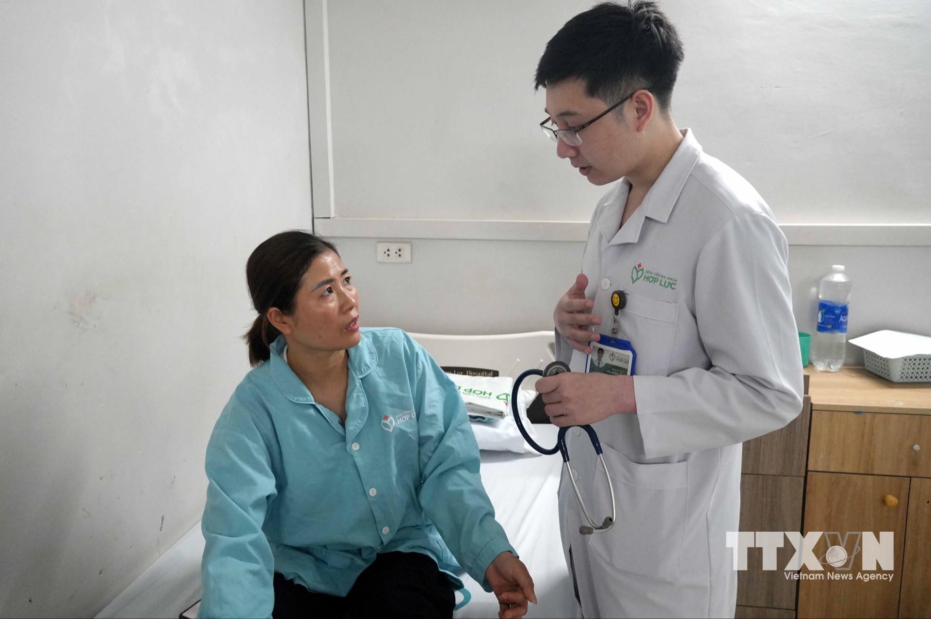 Tinh thần, thái độ phục vụ và chăm sóc người bệnh của các cơ sở tư nhân ngày càng được nâng cao, trở thành điểm đến tin cậy của người bệnh. (Ảnh: Việt Hoàng/TTXVN)
